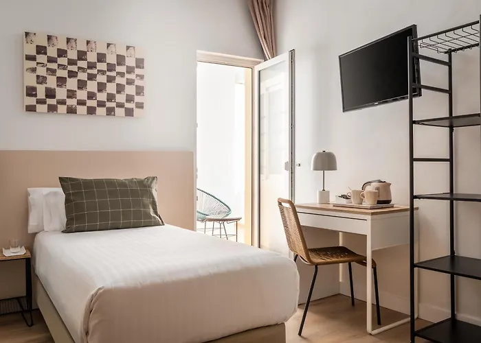 Hotel Bypillow Erba 2*