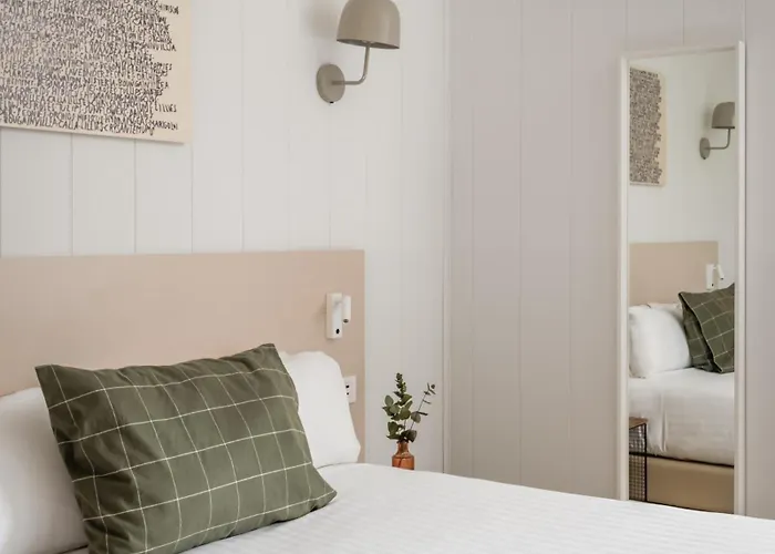 Hotel Bypillow Erba 2*