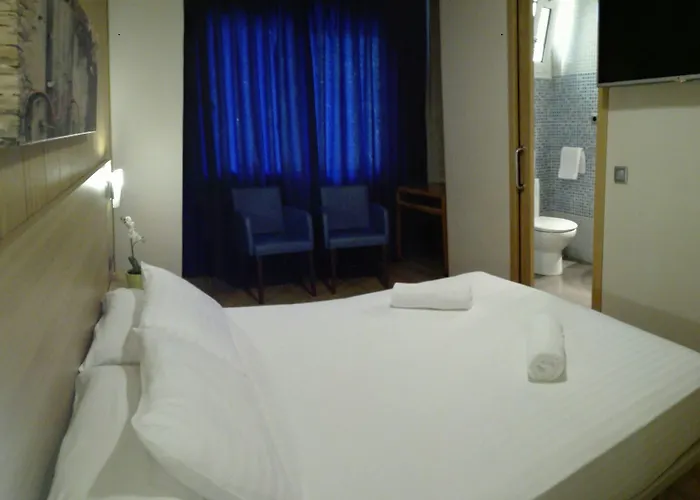 Hotel Bypillow Erba 2*