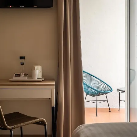 Hotel Bypillow Erba 2*