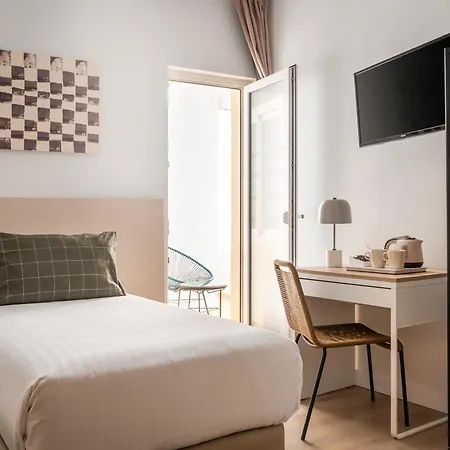 Hotel Bypillow Erba 2*