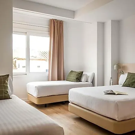 Hotell Bypillow Erba Girona