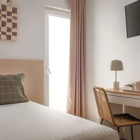 Bypillow Erba Hotell 2*
