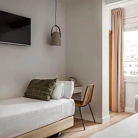 Hotell Bypillow Erba Girona