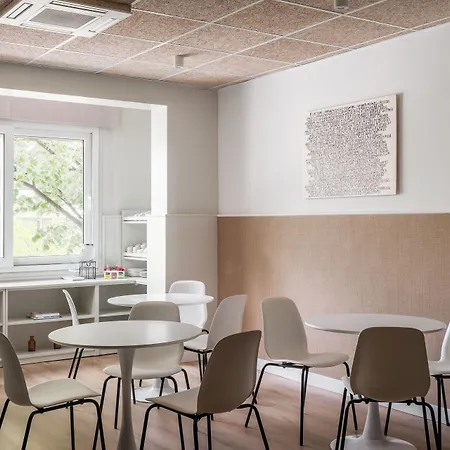 Hotel Bypillow Erba Girona